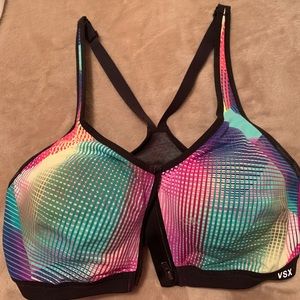 VS Knockout Padded Sports bra 36C, like new
